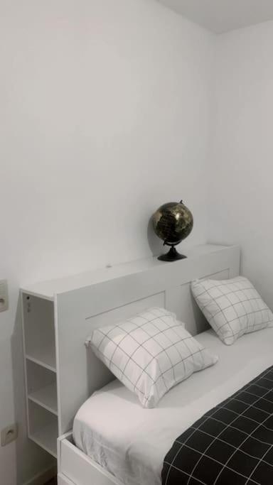 Magnifique Logement A 5 Min De La Gare Apartment Mons Bagian luar foto